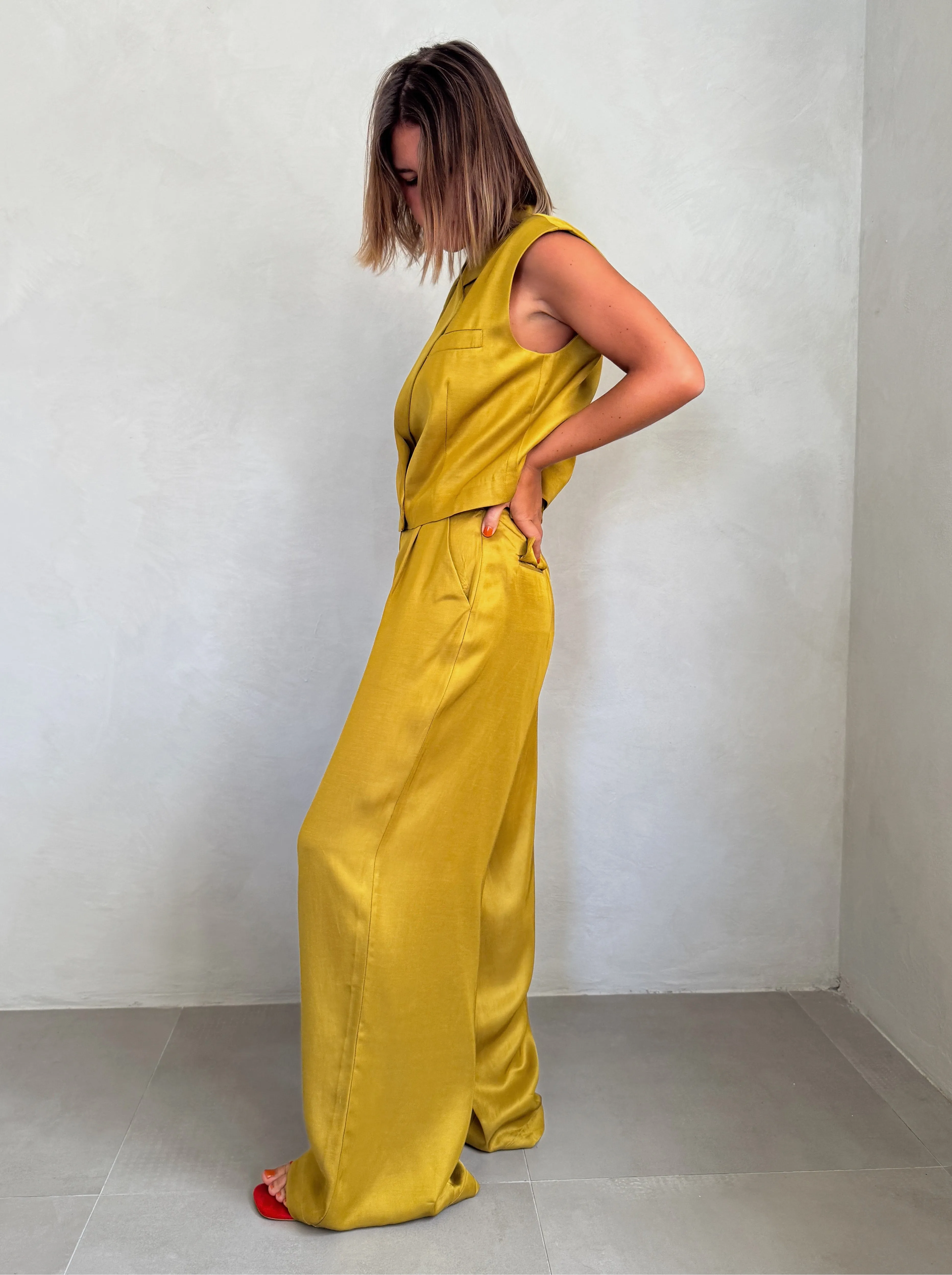 Claudie Pant by JIJI
