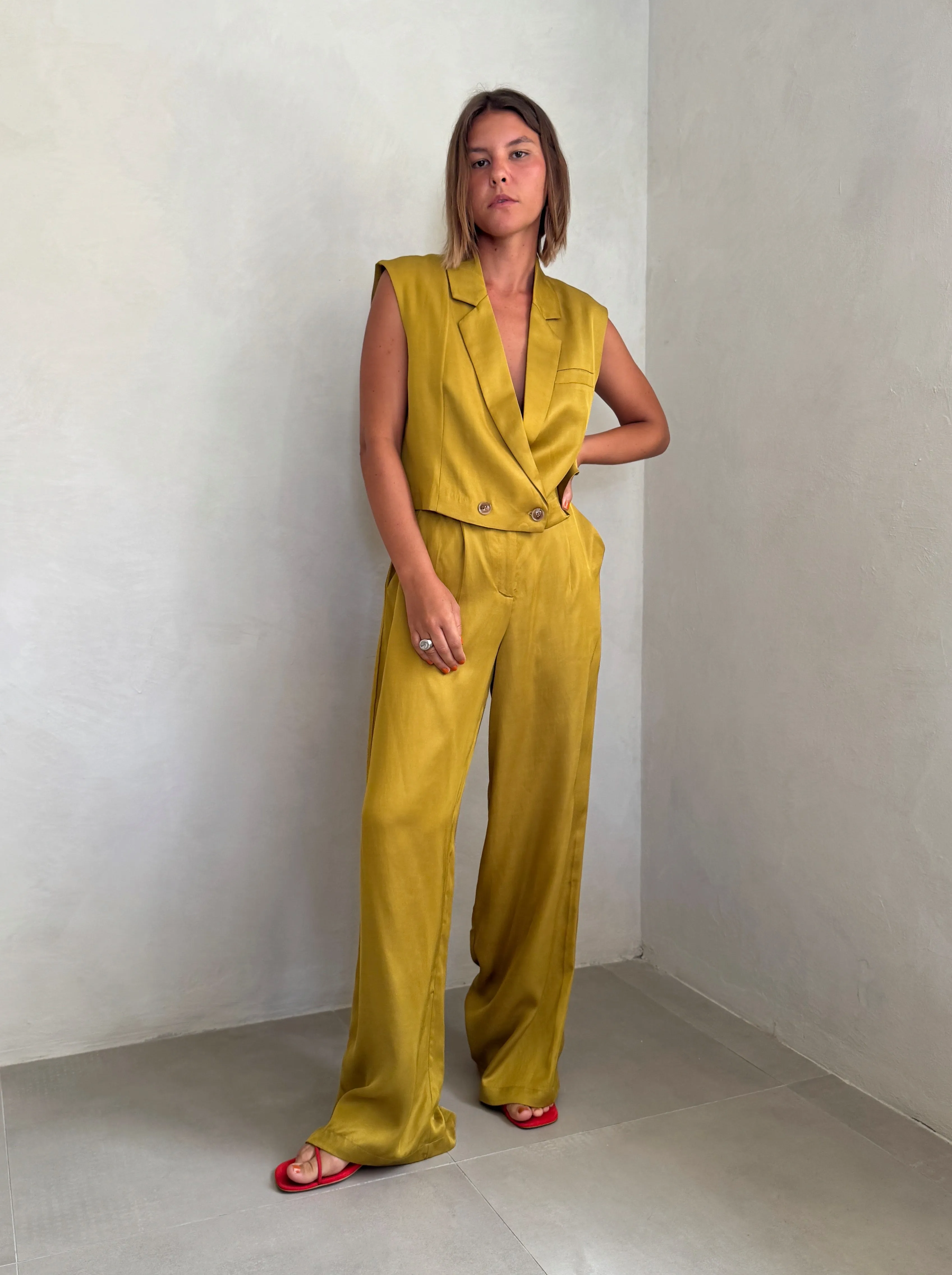 Claudie Pant by JIJI