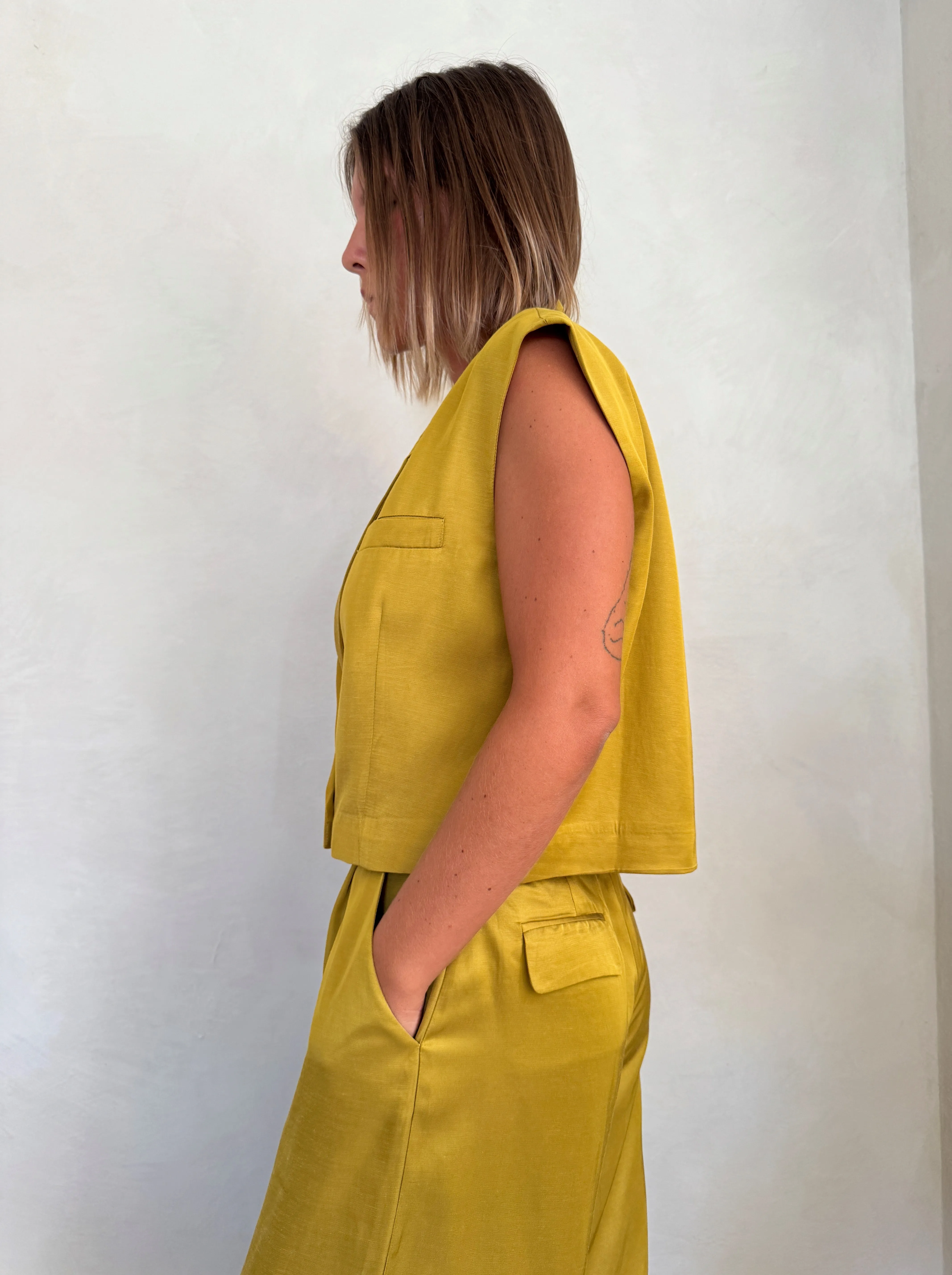 Claudie Pant by JIJI