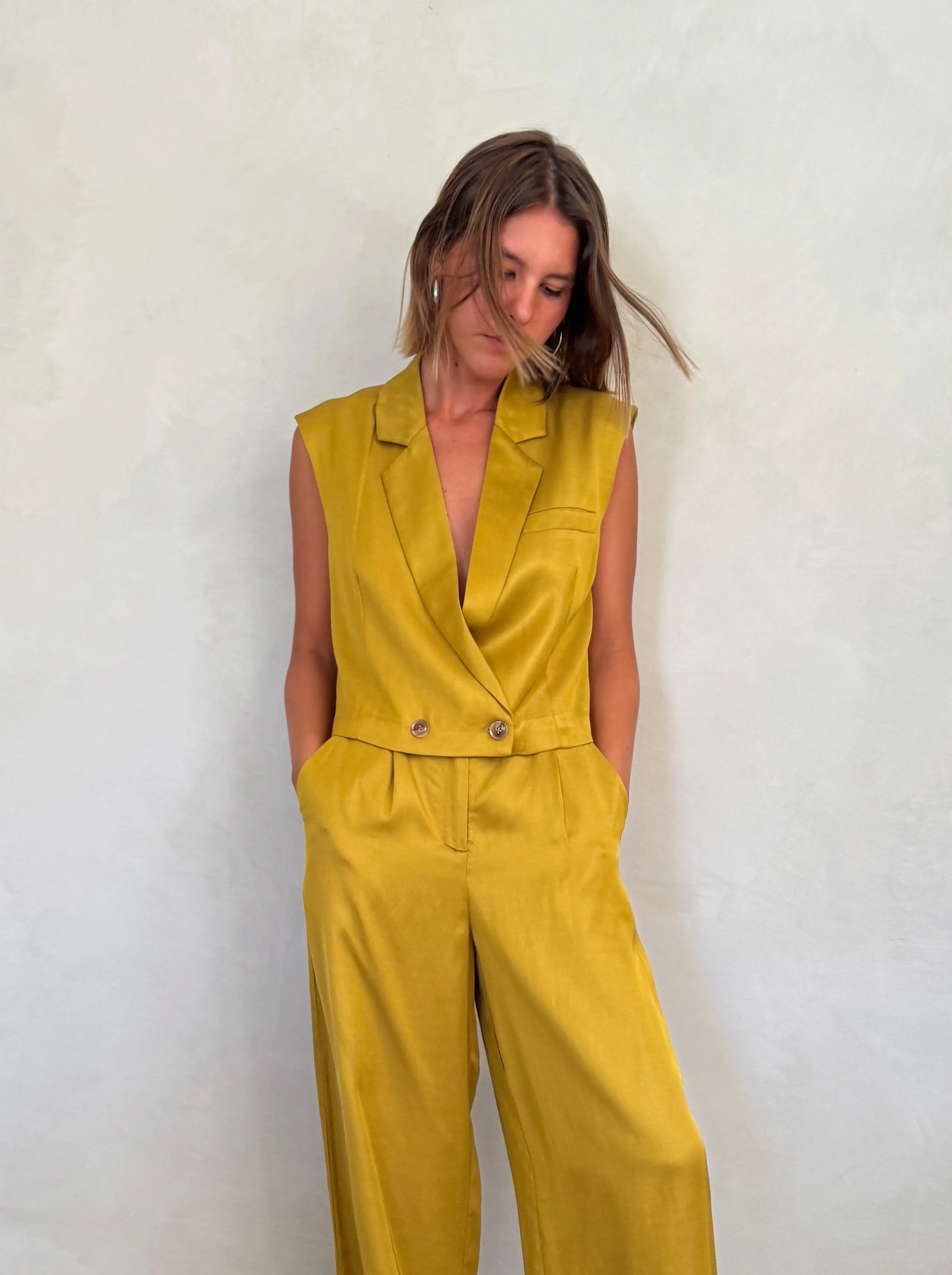Claudie Pant by JIJI