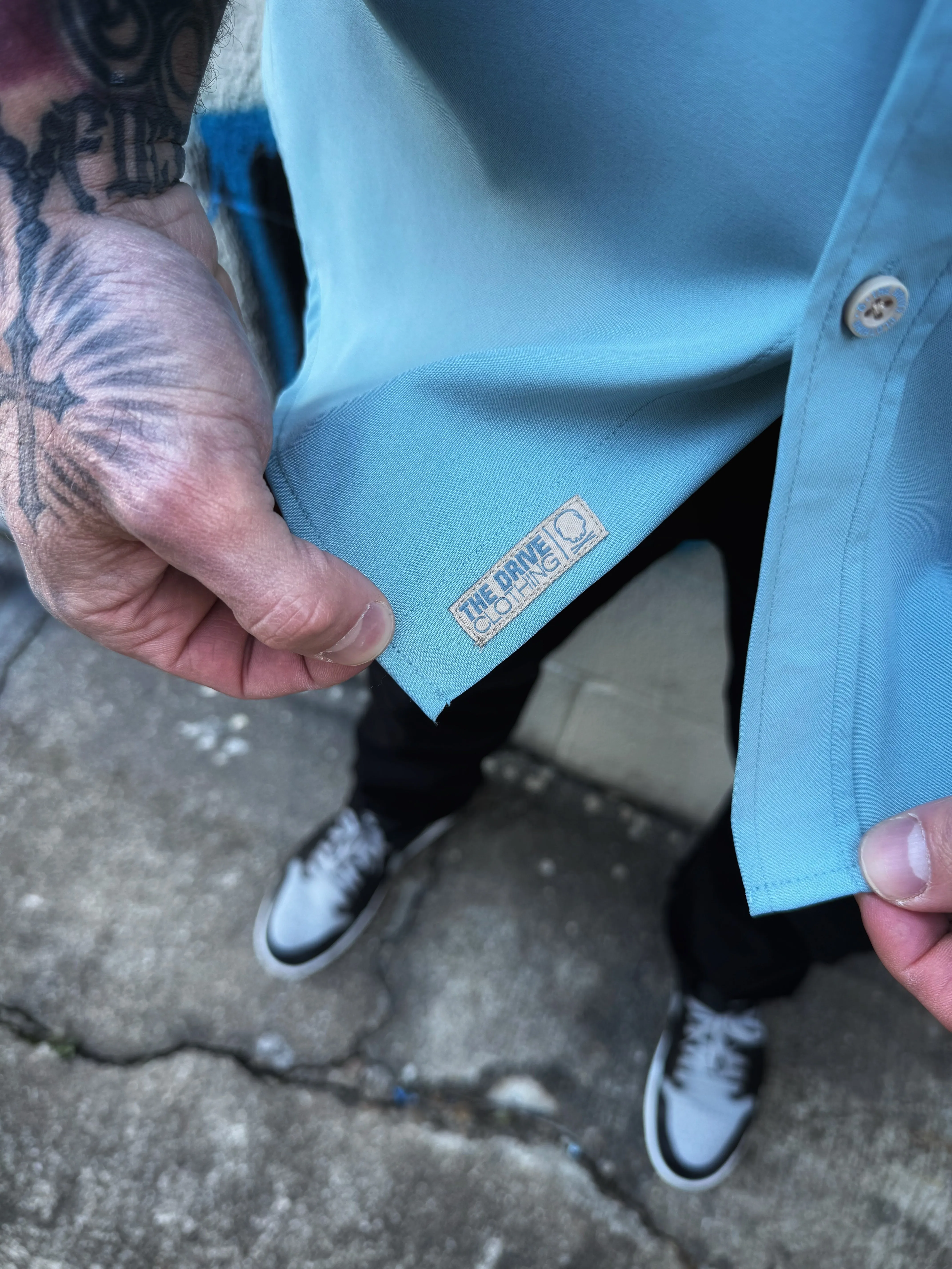 ESSENTIAL ARCTIC BLUE BUTTON UP