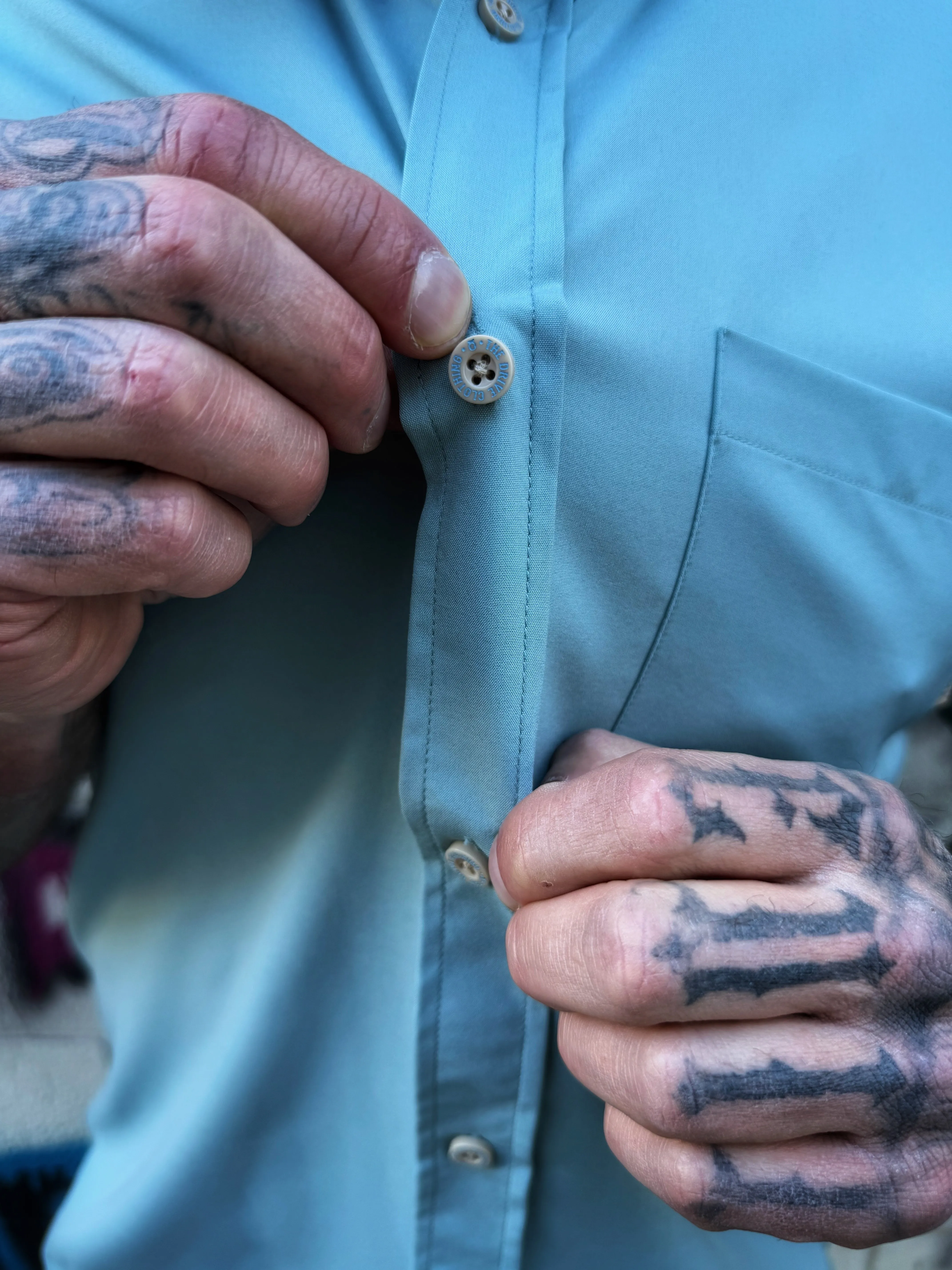 ESSENTIAL ARCTIC BLUE BUTTON UP