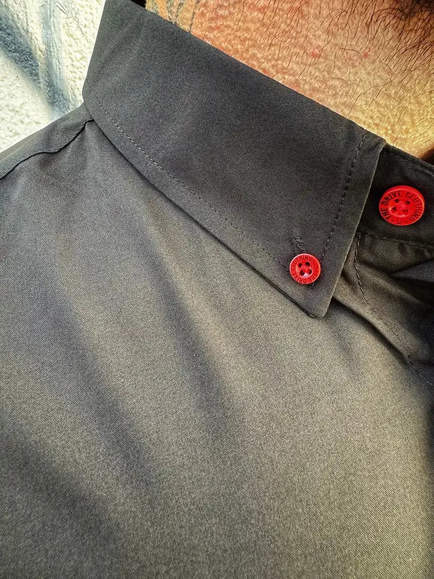ESSENTIAL BLACK BUTTON UP