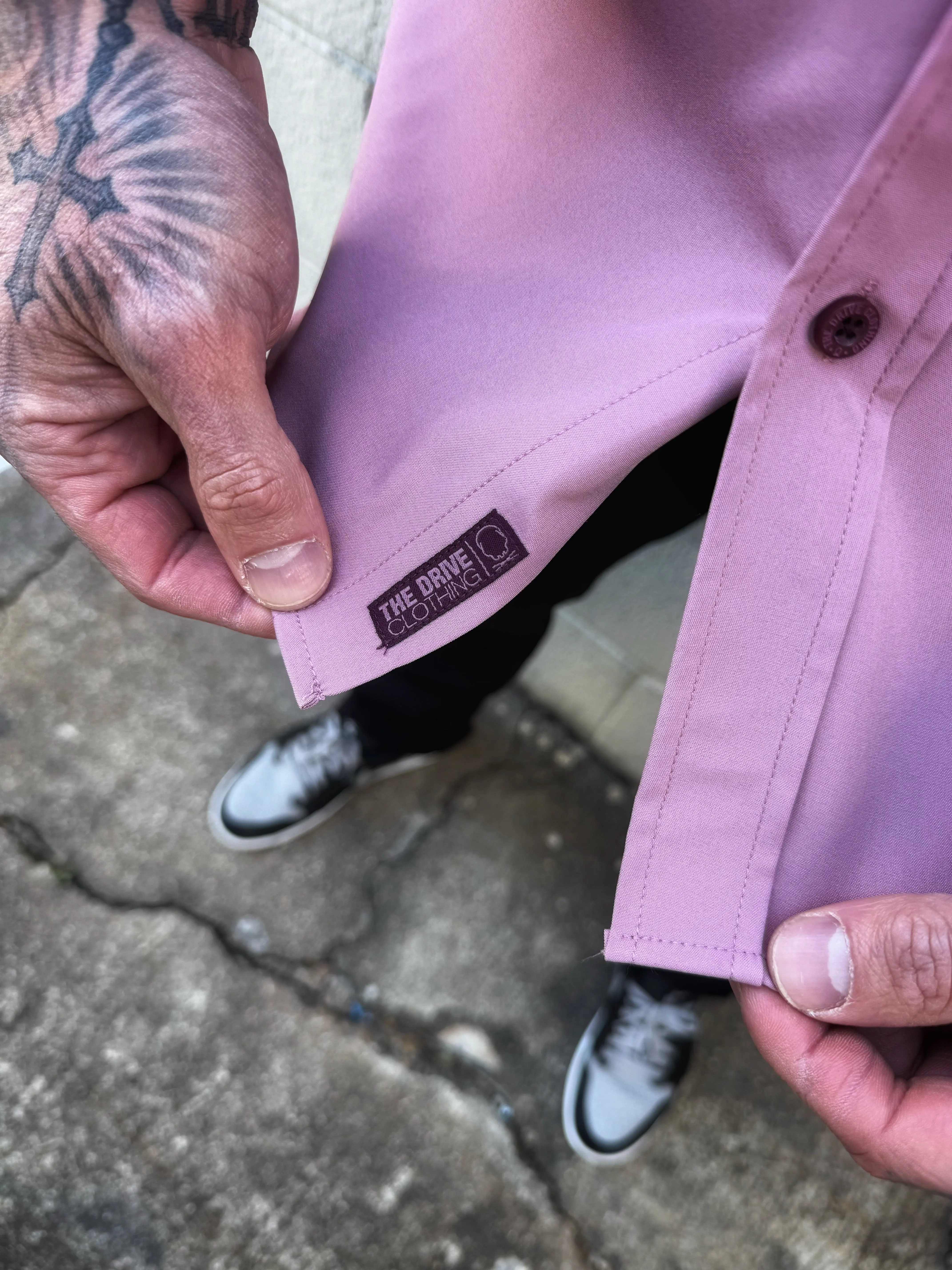 ESSENTIAL MYSTERIOUS ROSE BUTTON UP