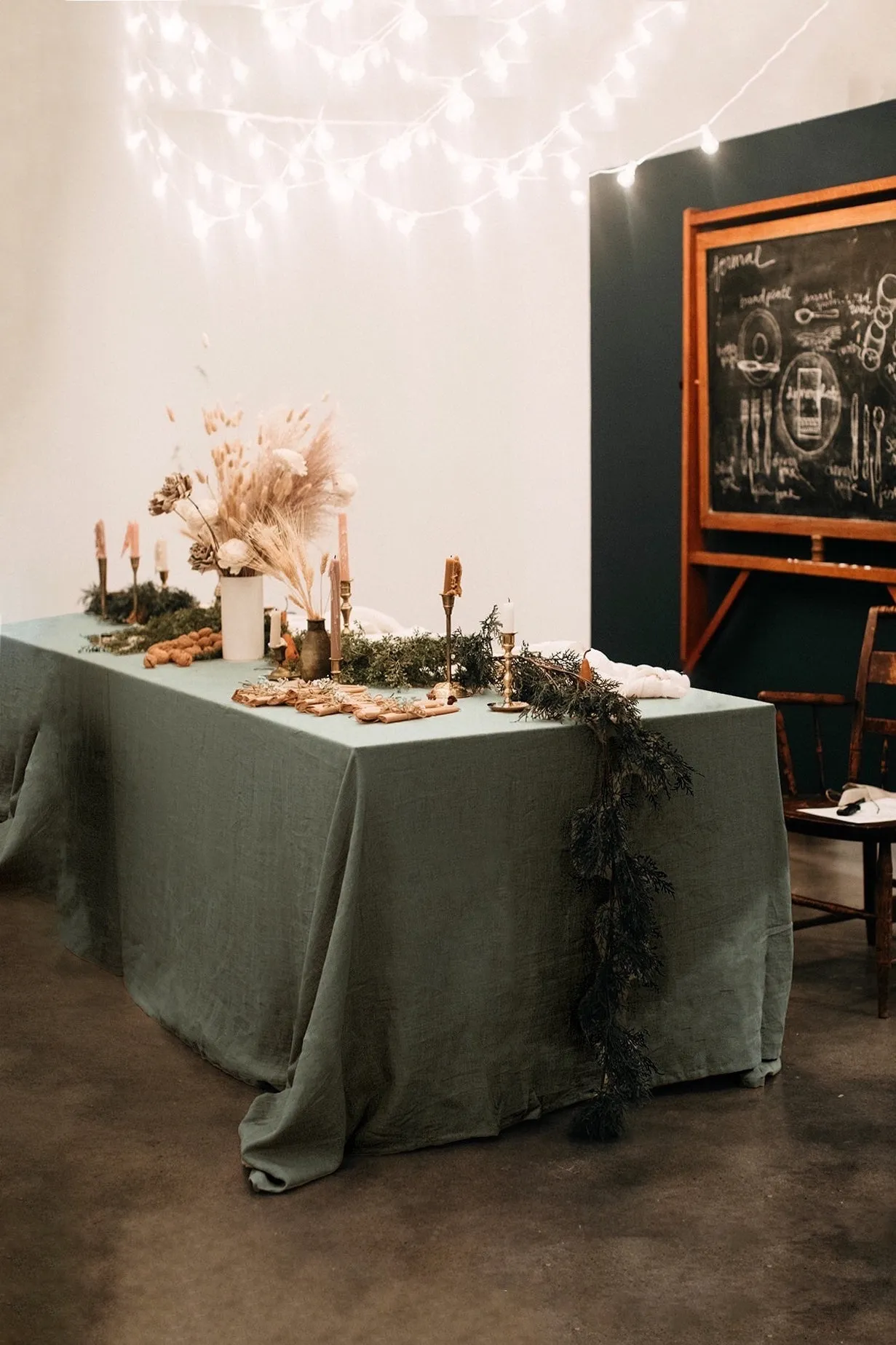 Linen tablecloth - green