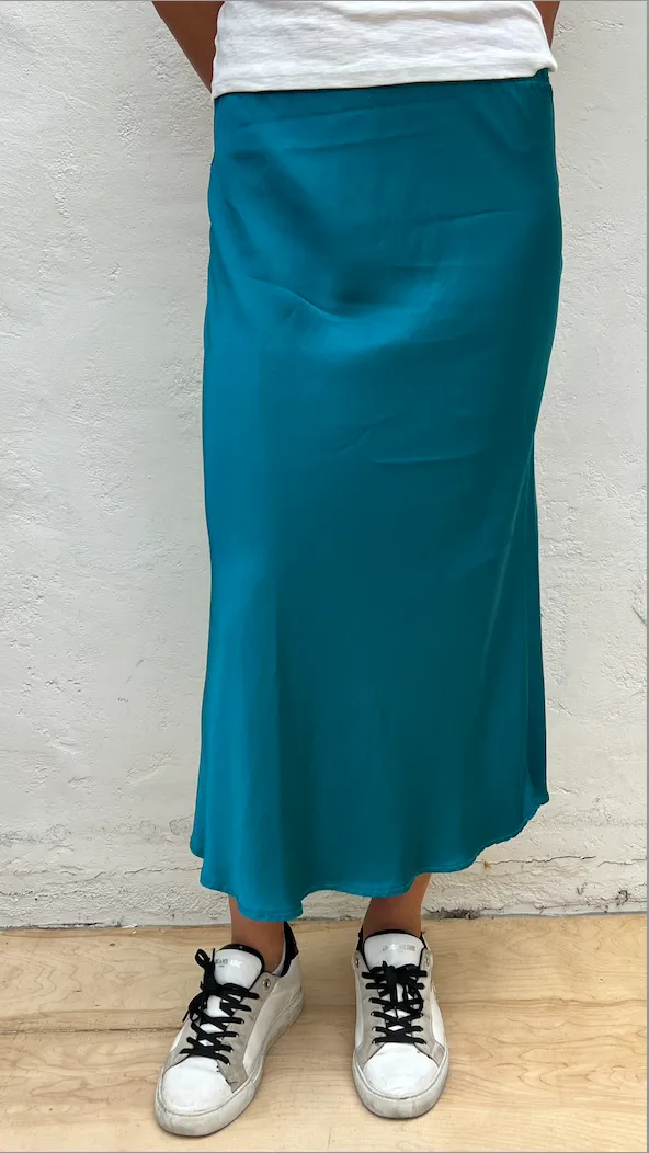 P & L Must-Have Slip Skirt