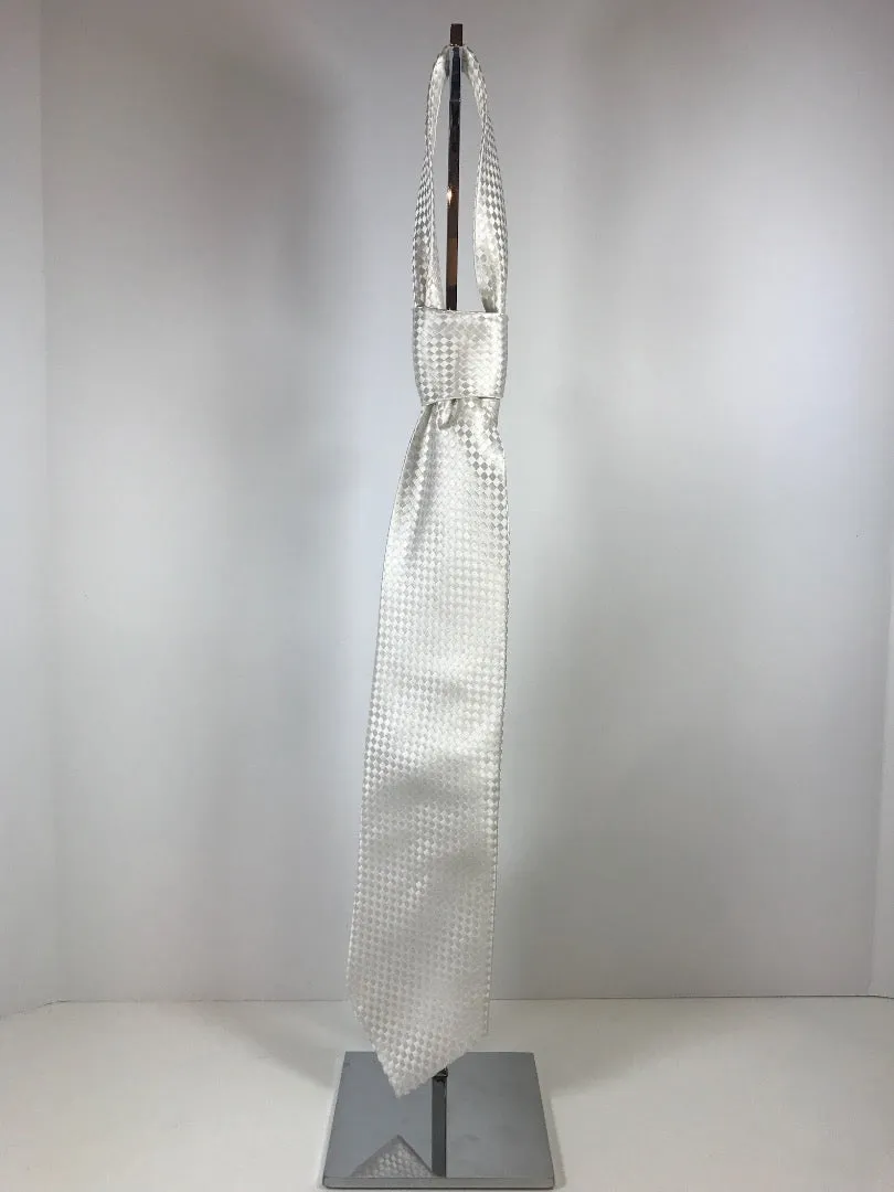 PIERRE CARDIN White on White Diamond Detail Men's Silk Tie 58 1/2 in.